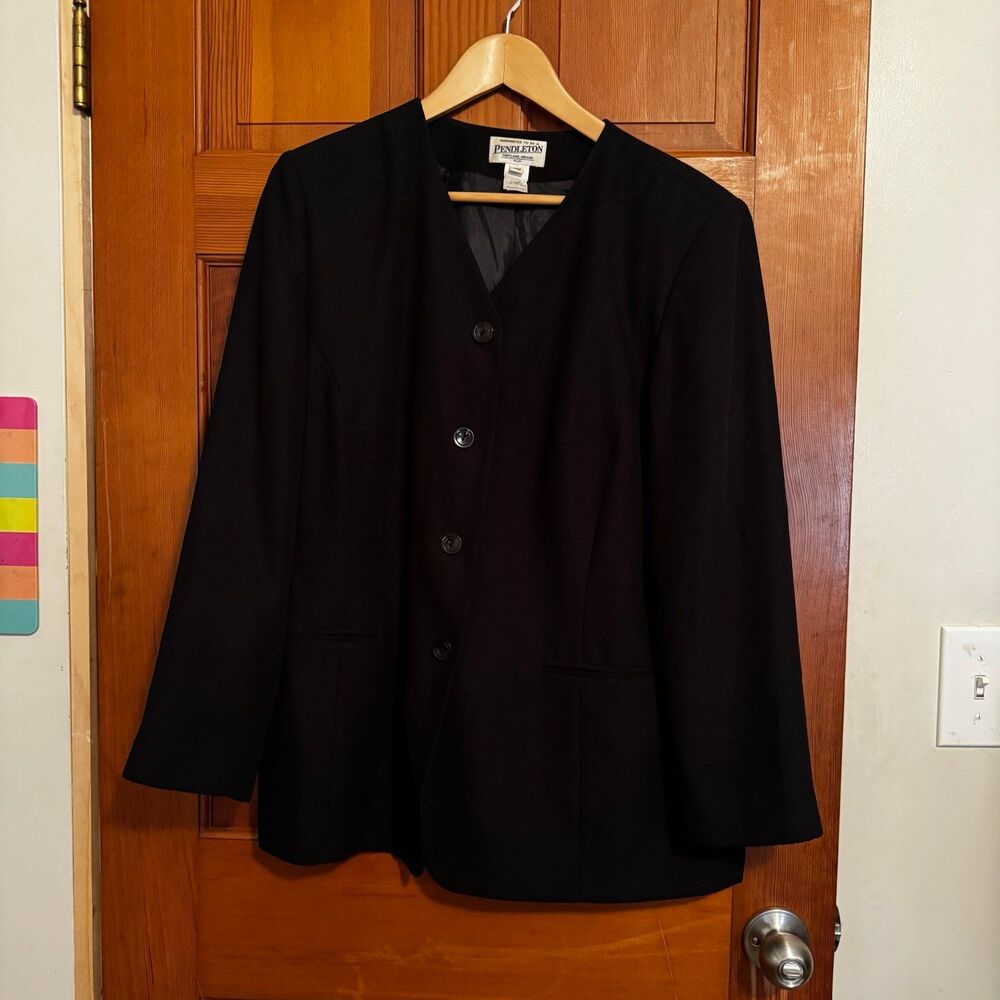Woman's Pendleton Black Blazer 14W [Clothing 359]